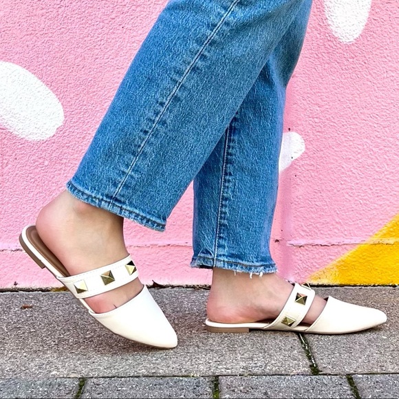 ⚡FINAL SALE! Off White Vegan Leather Studded Mule Flats - Picture 5 of 5